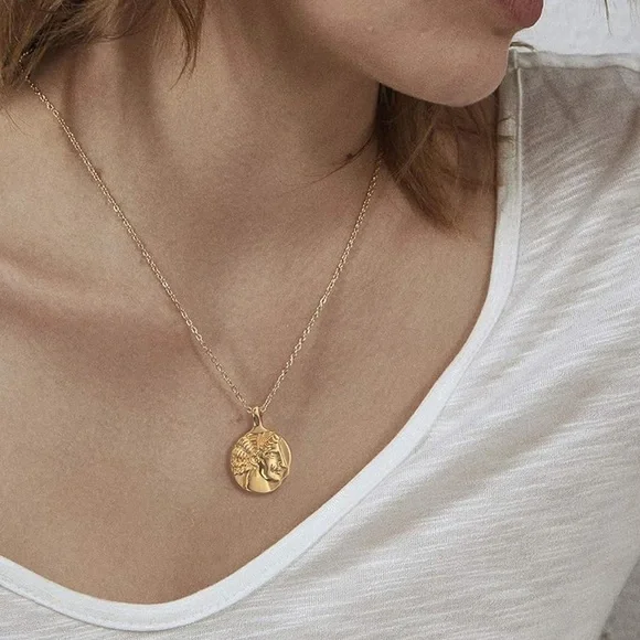 NEW 18K Gold Plated Gold Medallion Pendant Necklace